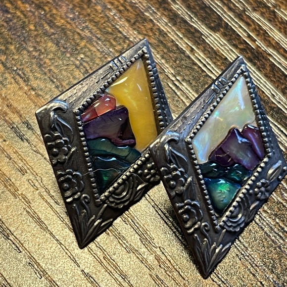 Duri pierceback earrings. Vintage. Geometric boho - Picture 4 of 5